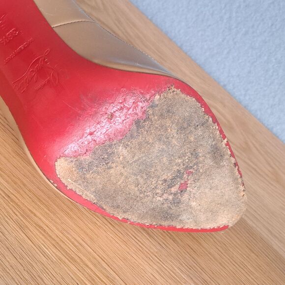 Christian Louboutin *SINGLE RIGHT* Simple Nude Patent Leather Pumps 38.5 Amputee - Picture 13 of 16